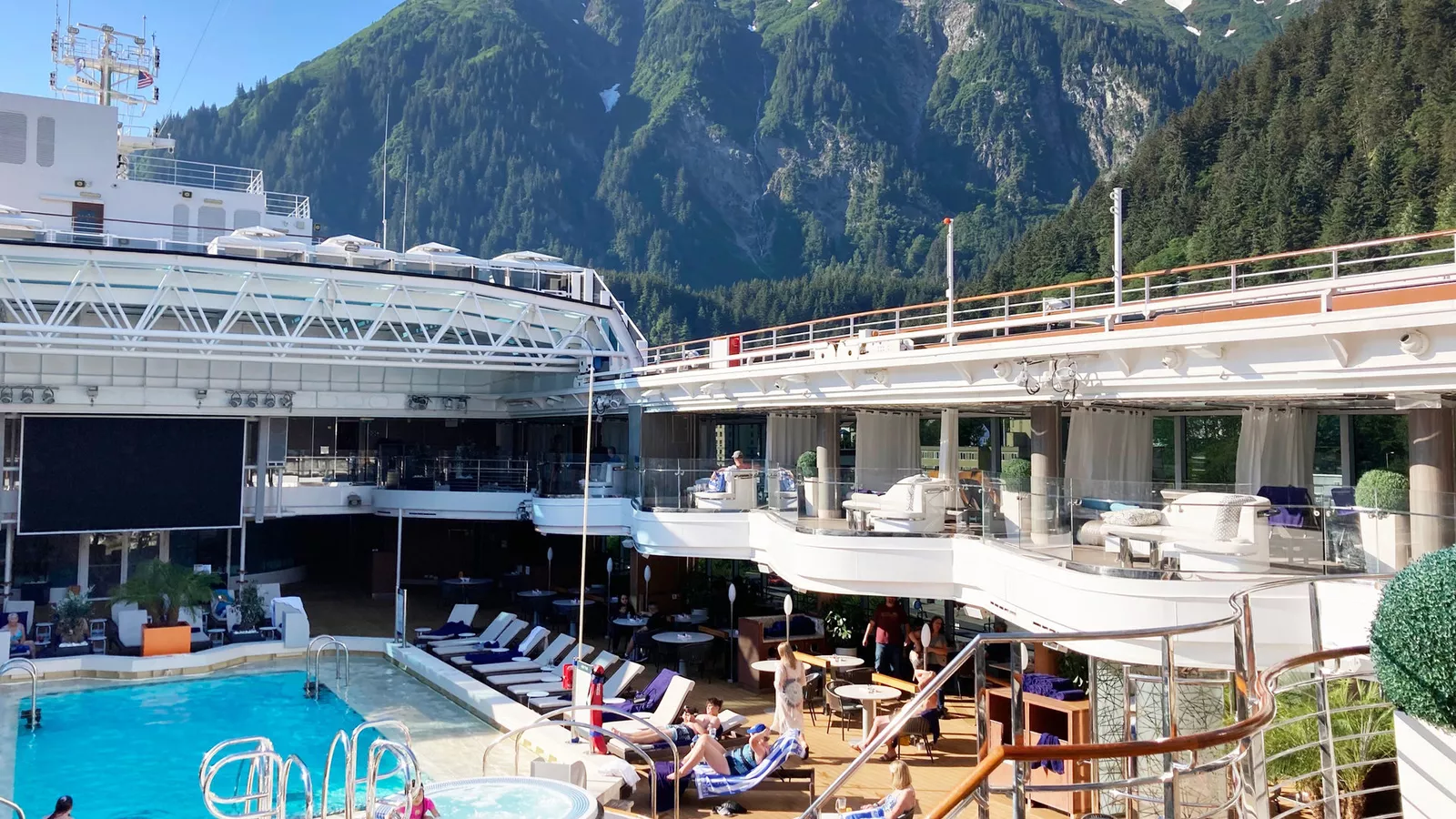 Three-night cruise on Holland America Line’s 𝘒𝘰𝘯𝘪𝘯𝘨𝘴𝘥𝘢𝘮