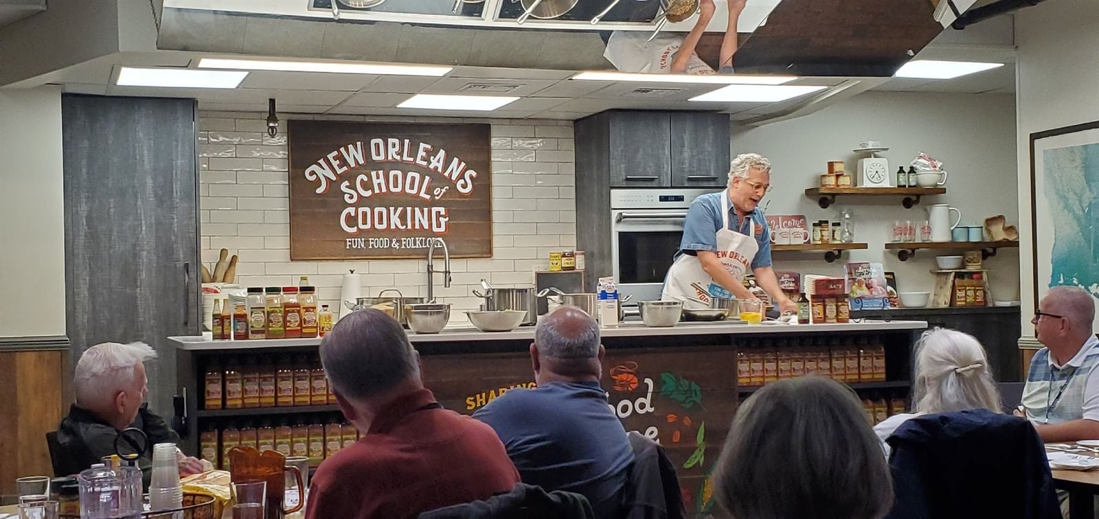 Holiday Vacations guests at New Orleans School of Cooking