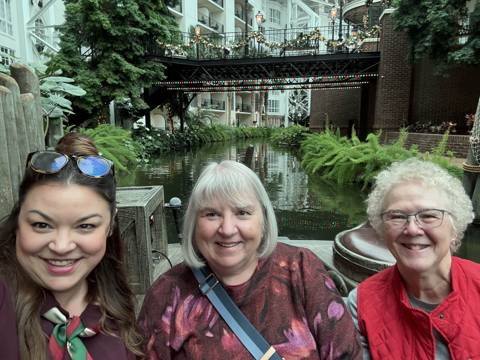 Guests and Tour Director on Delta Riverboat cruise, Gaylord Opryland Resort