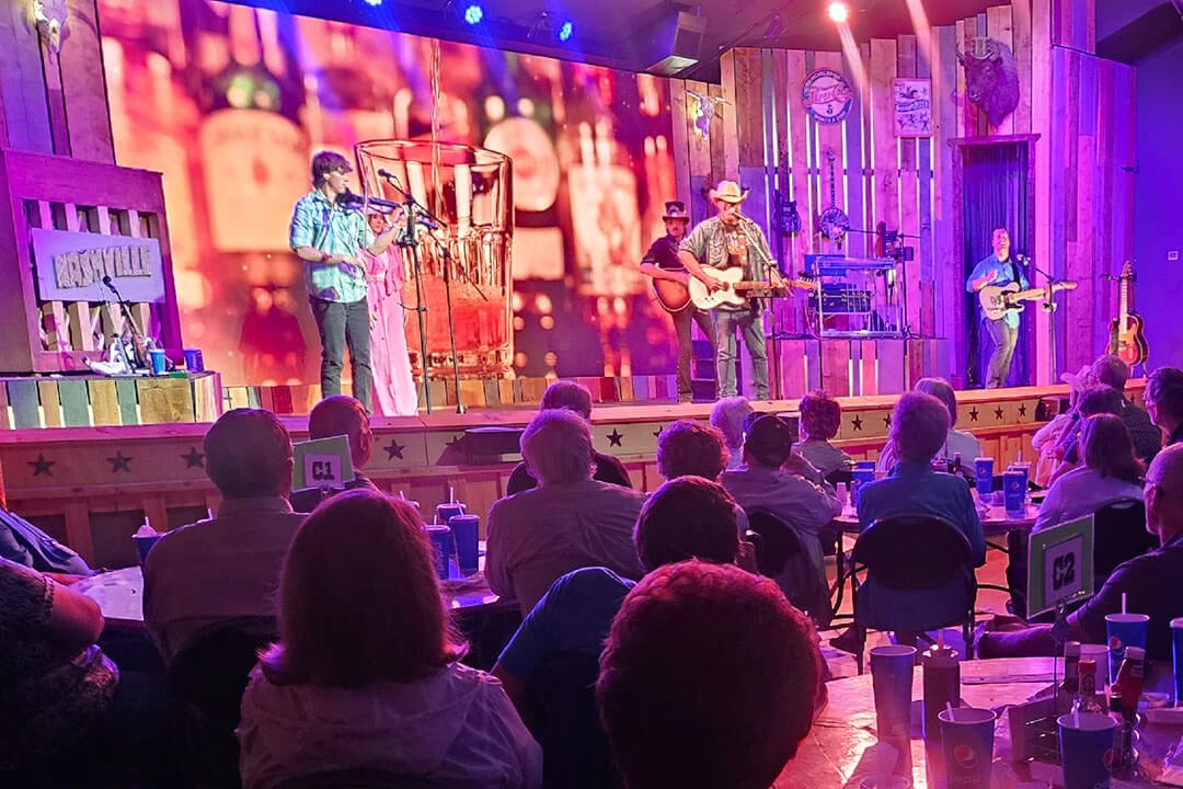 Dinner & Live Music