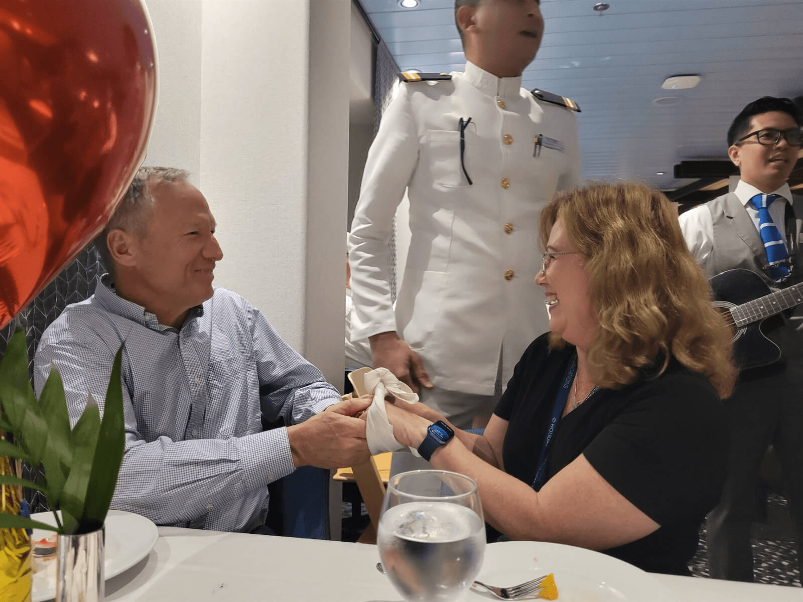 Guests celebrating anniversary on Holiday Vacations tour